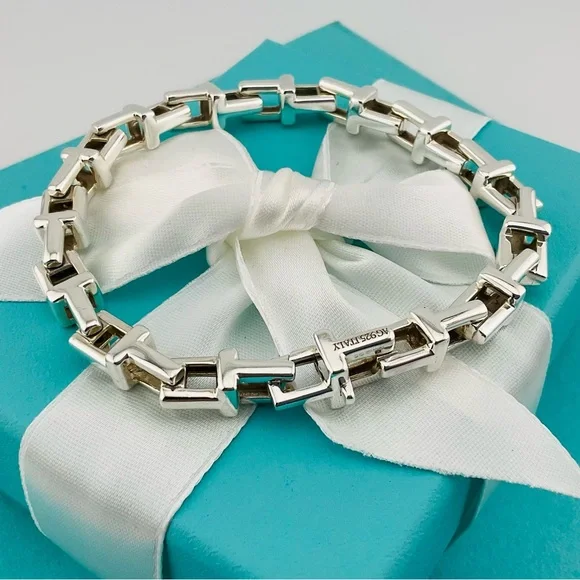 Tiffany Wide T links bracelet